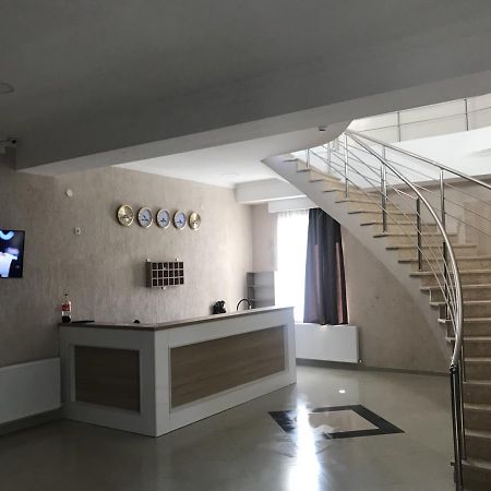 Kmg Hotel Khashuri Bagian luar foto