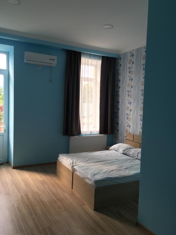 Kmg Hotel Khashuri Bagian luar foto