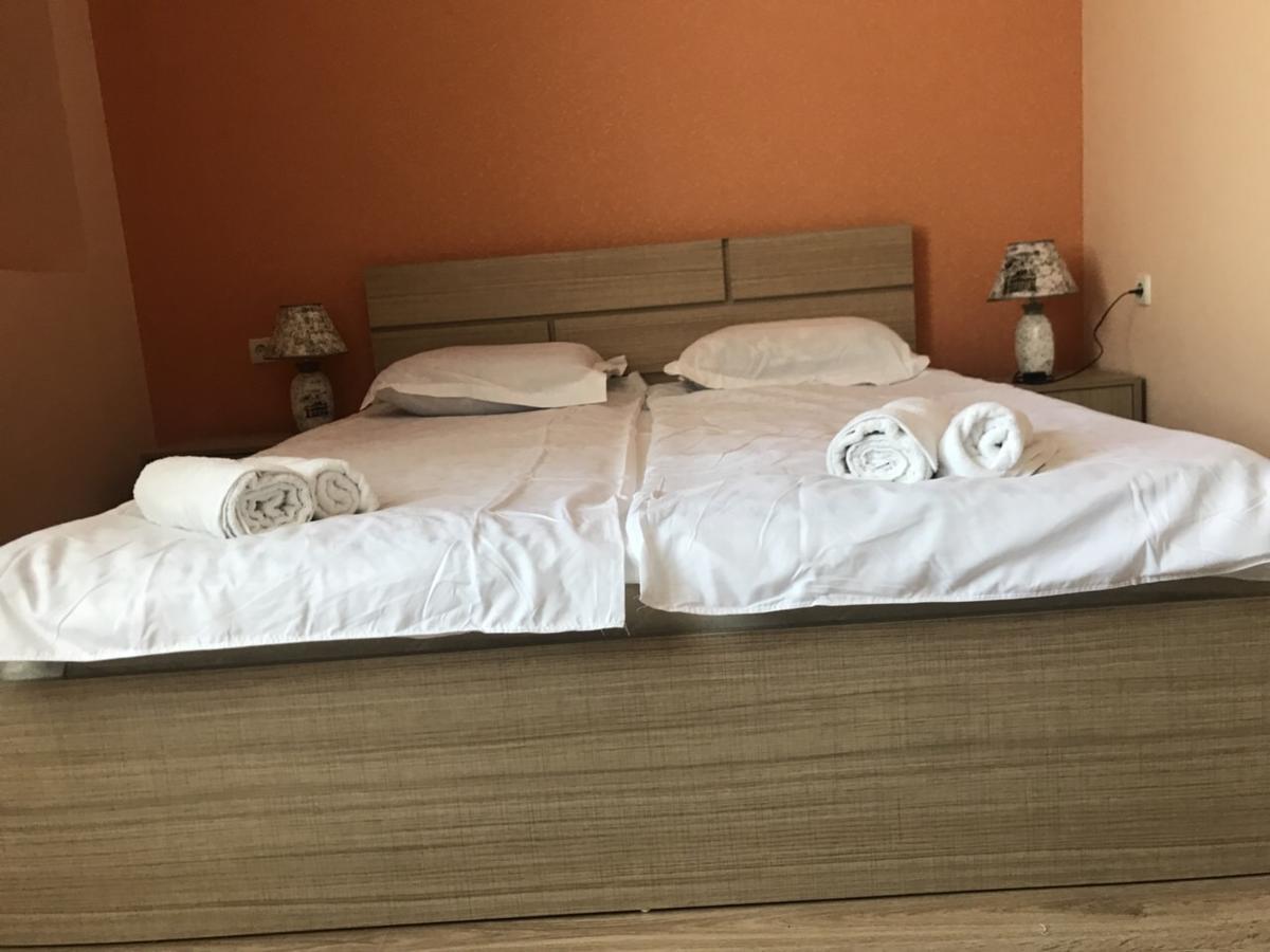Kmg Hotel Khashuri Bagian luar foto