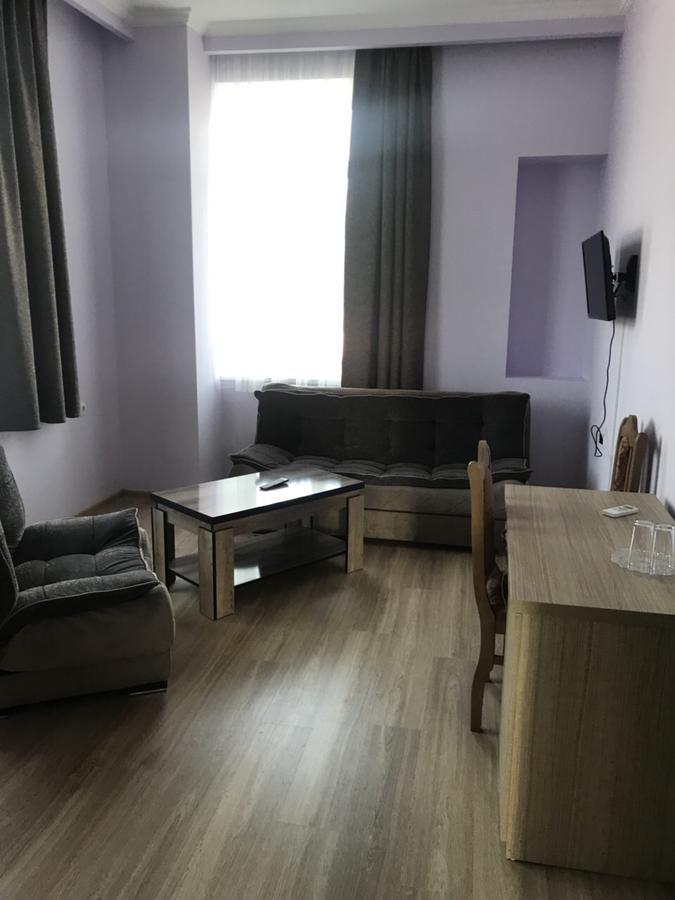 Kmg Hotel Khashuri Bagian luar foto