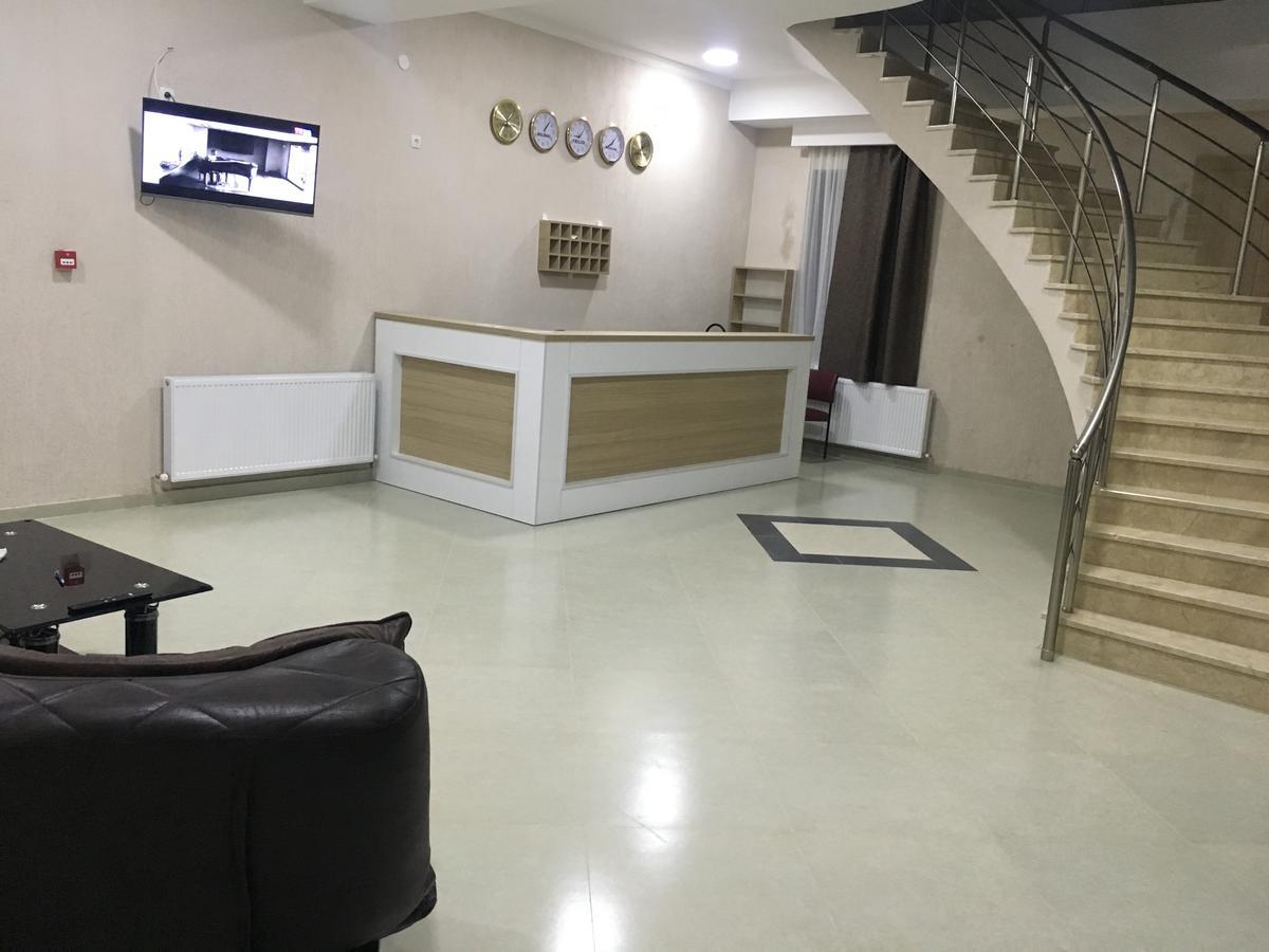Kmg Hotel Khashuri Bagian luar foto