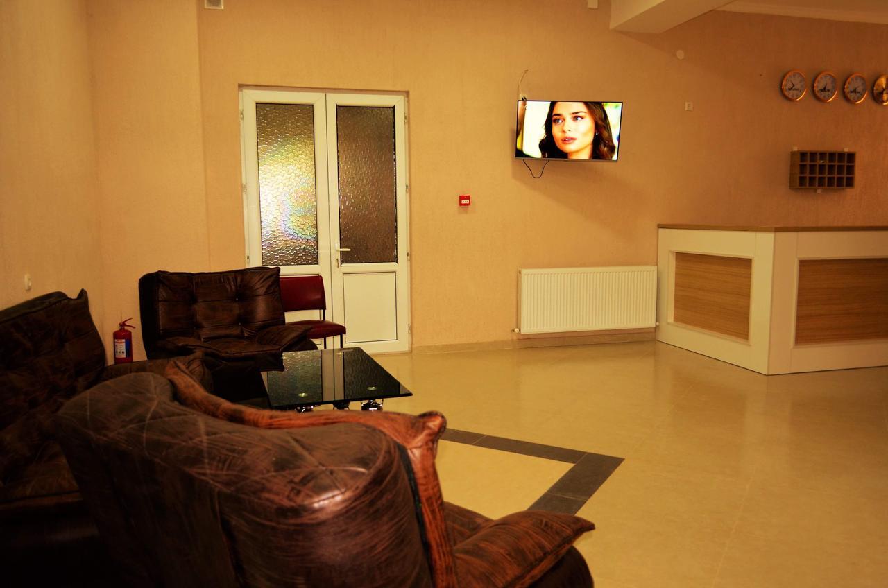 Kmg Hotel Khashuri Bagian luar foto